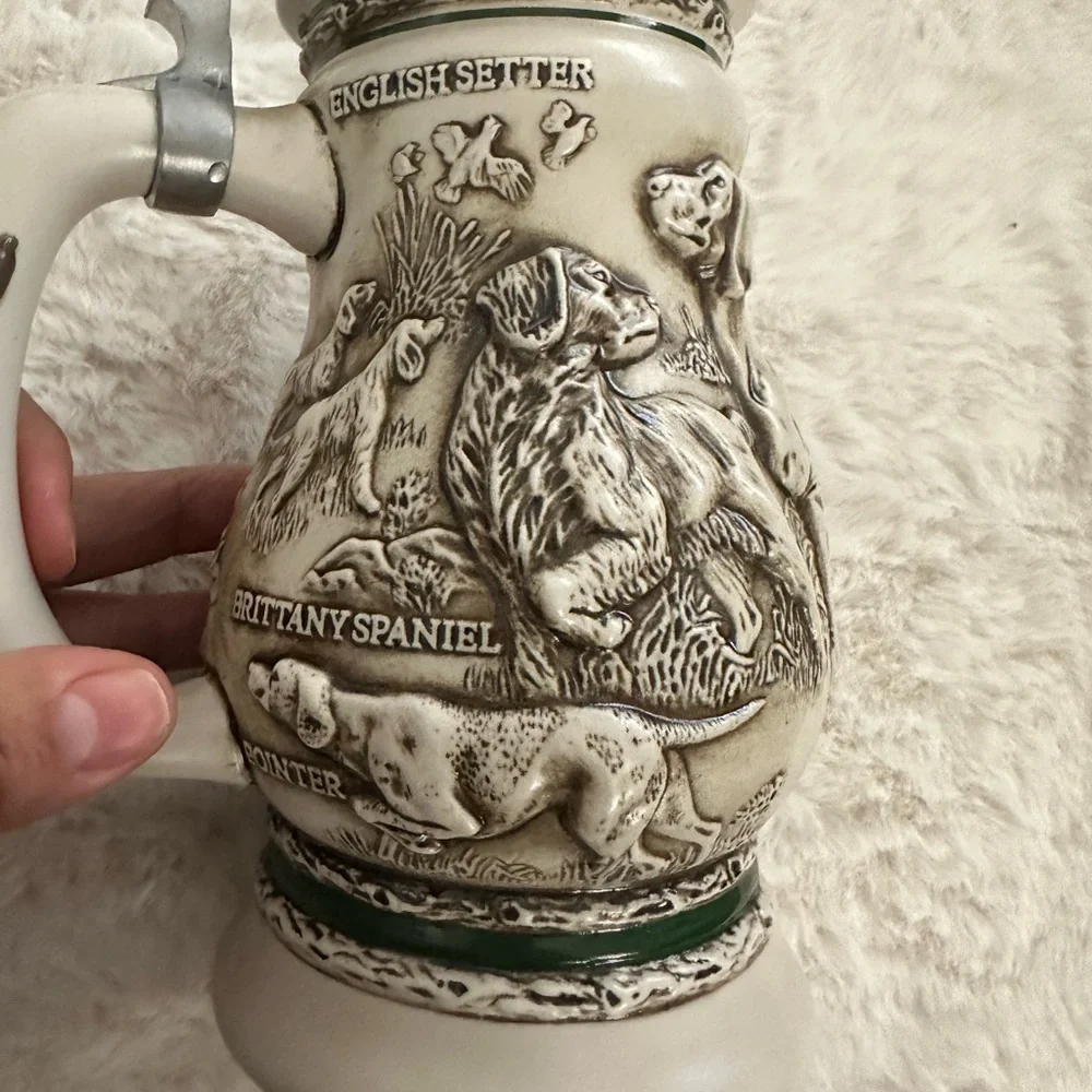 Vintage Avon Great Dogs of the Outdoors Lidded Beer Stein 1991